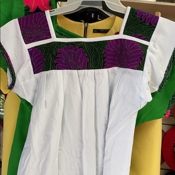 Blouses - Picture 11 of 12